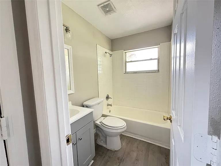 116 Court St SW — Photo 5