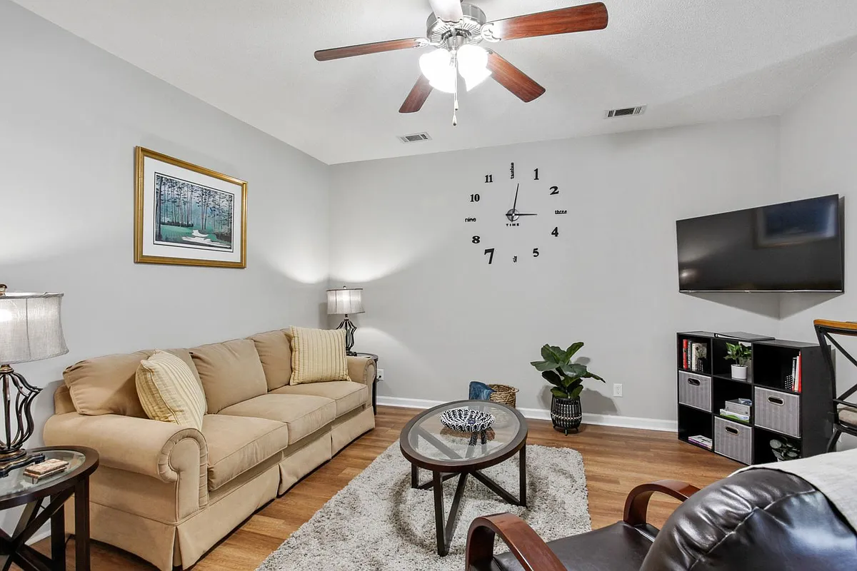 Building Photo - 777 King George Blvd #52