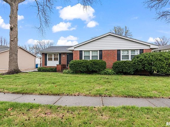 3rd image of 2229 Fairway Dr