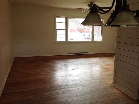 5th image of 3314 Charles St