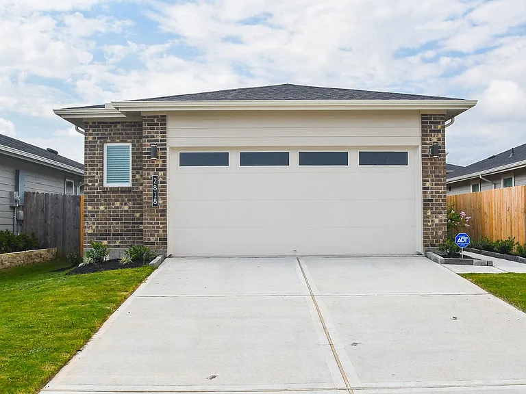 2818 Bethnal Garden Way — Photo 3