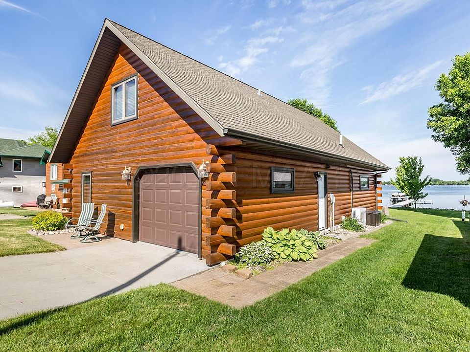 Gorgeous LOG HOME!