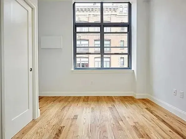 220 East 22nd Street image 4 of 13