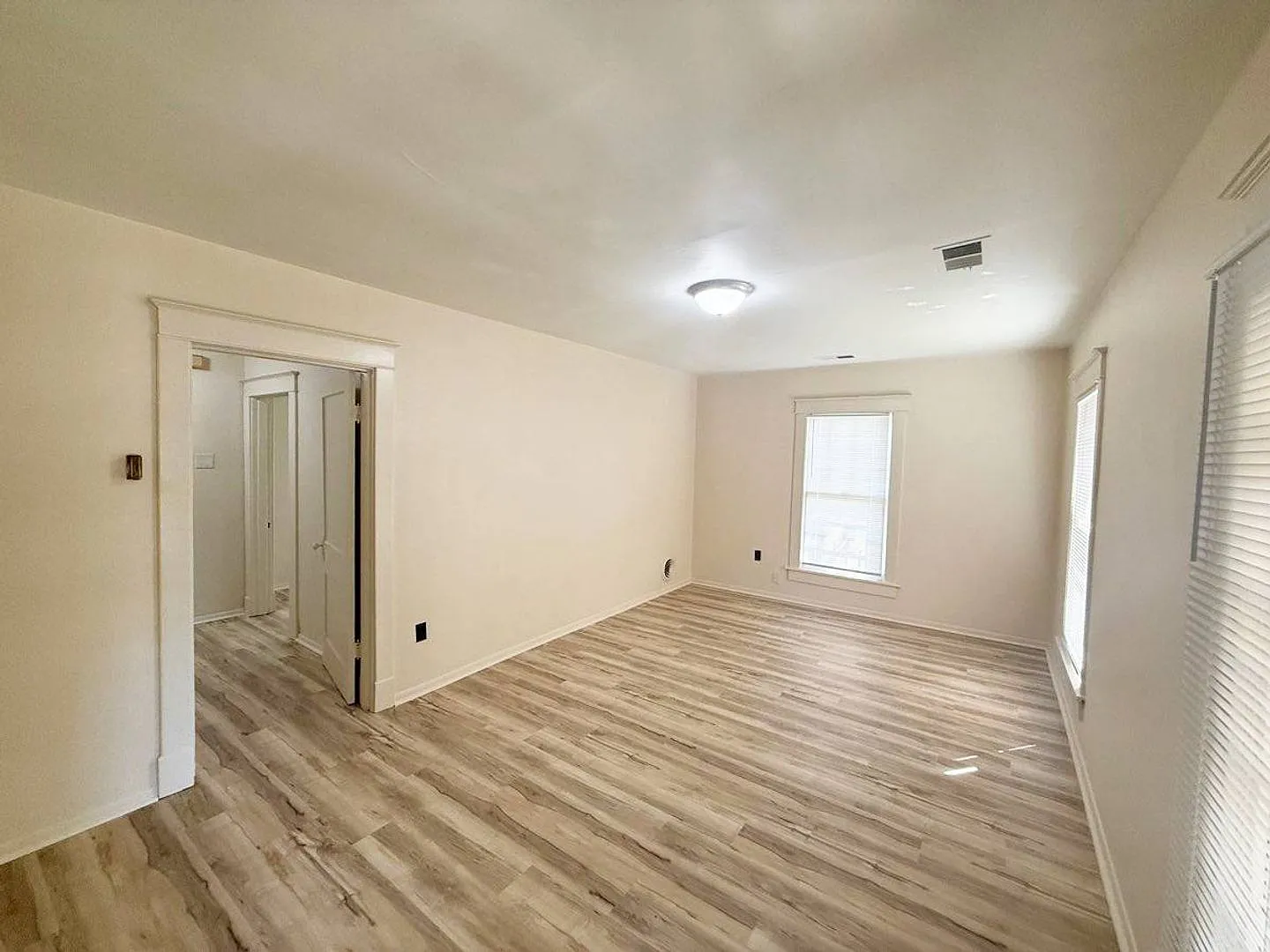 Cozy 2-Bedroom Rental in Memphis — Photo 3