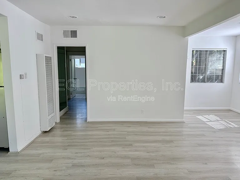 358 N San Vicente Blvd — Photo 8