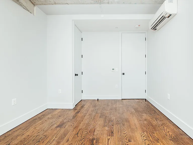 31-19 37th Ave #4B — Photo 6