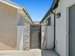 1833 Pomona Ave #B, Costa Mesa, CA 92627