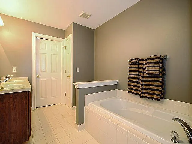 3334 Endsleigh Ln — Photo 12