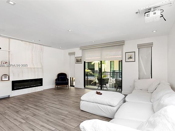 4th image of 1150 98th St #10