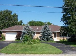 8964 S Chicago Rd, Oak Creek, WI 53154