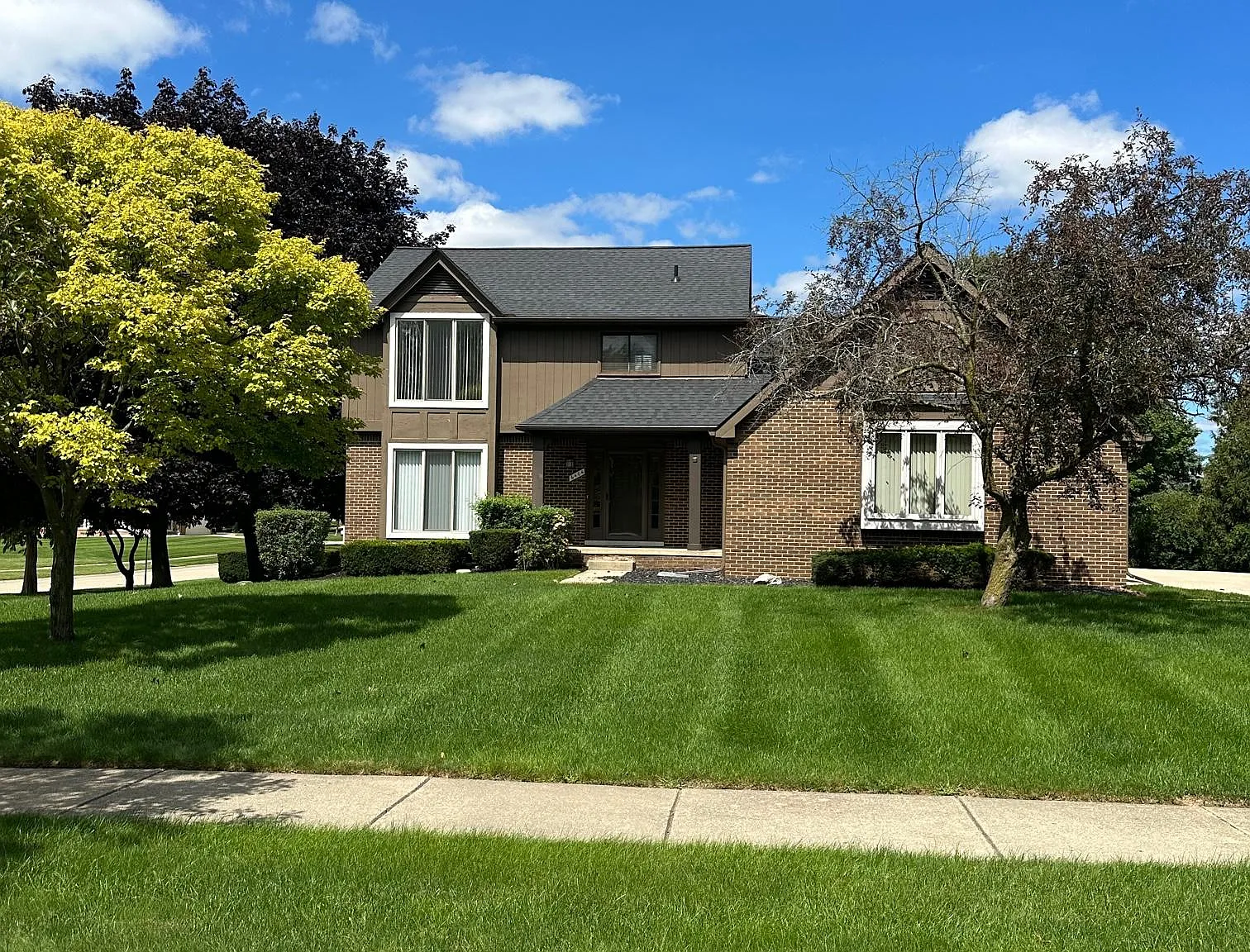 3 bed, 1979 sqft, $3,200 — Photo 1