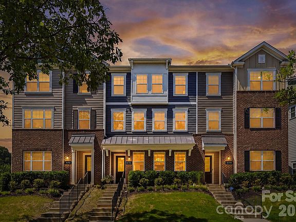 3rd image of 16705 Summers Walk Blvd