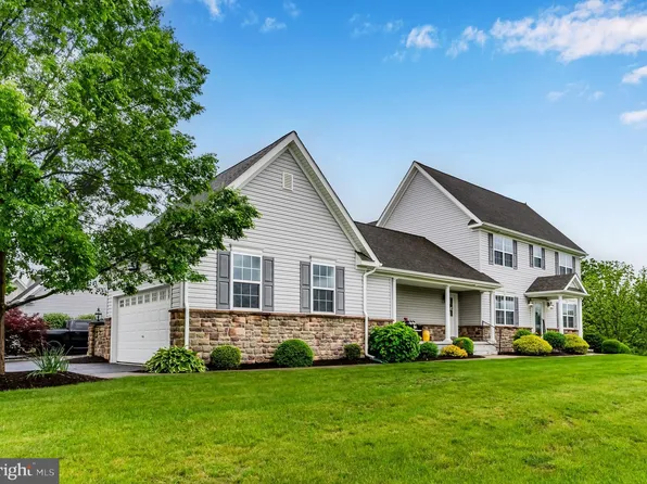 1900 Preserve Ln, Palmyra, PA 17078