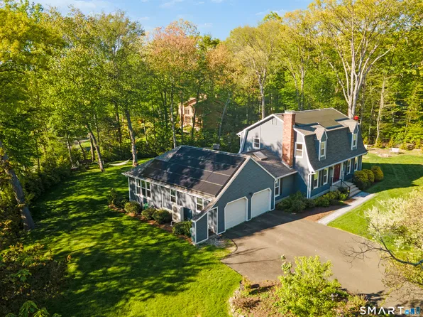 20 Whitefield Drive, Trumbull, CT 06611