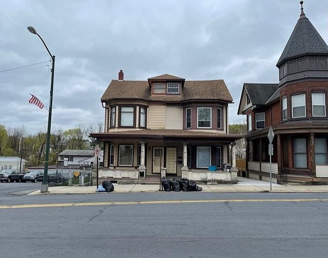 Front of Home (Right Side)