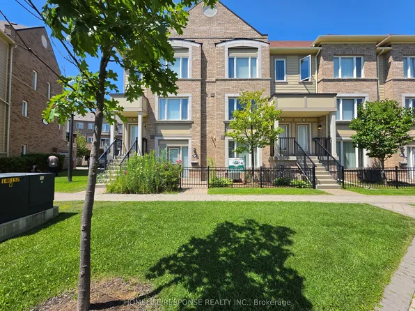 3175 Boxford Cres #5, Mississauga, ON L5M 0X1