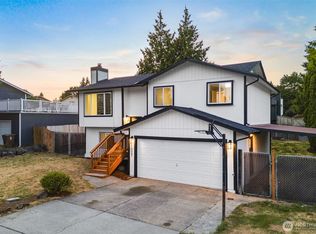 1007 Norpoint Way NE, Tacoma, WA 98422