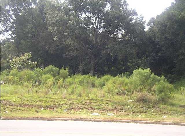 2nd image of 7501 Three Notch Rd