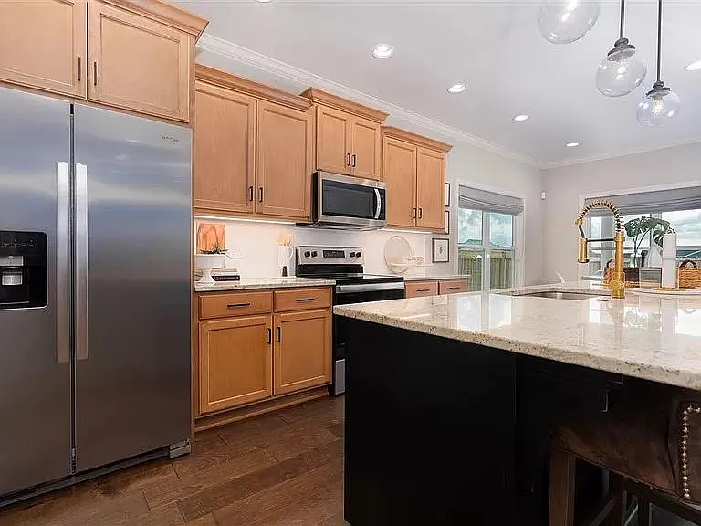 661 Boston Park Dr — Photo 3