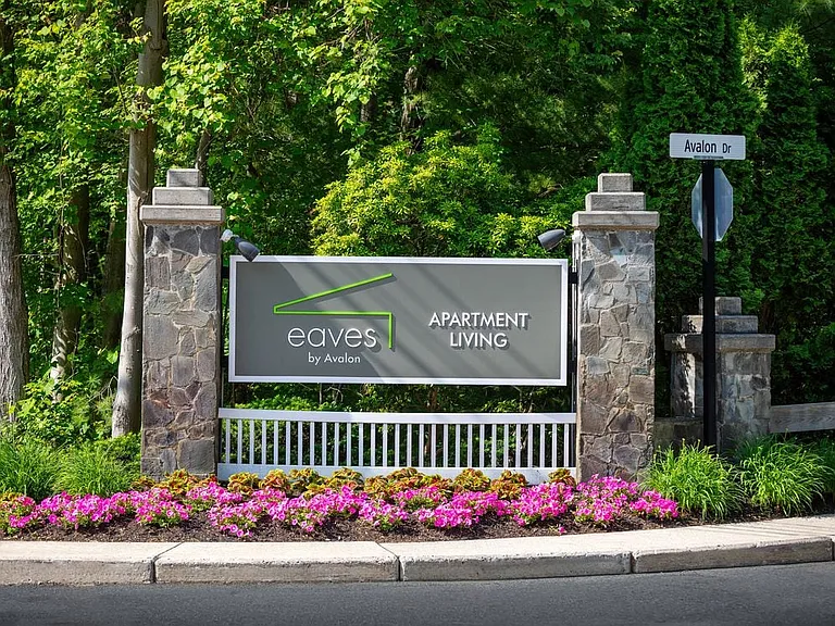 eaves Wilmington entrance