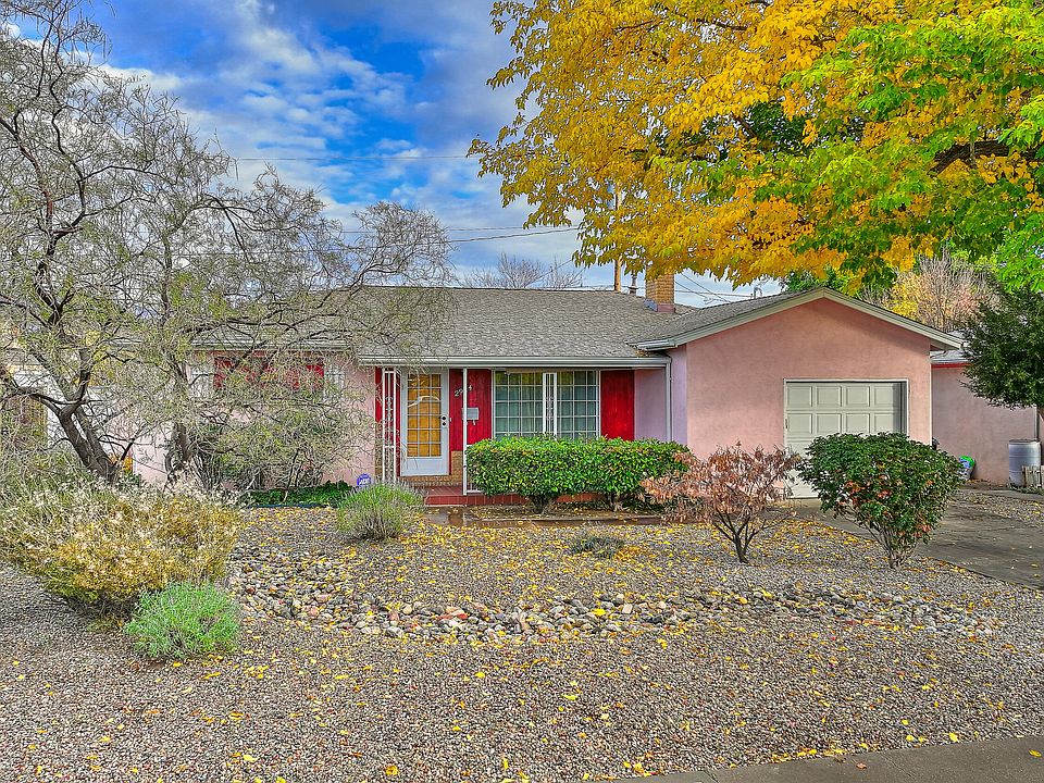 1st image of 2924 Palomas Dr NE