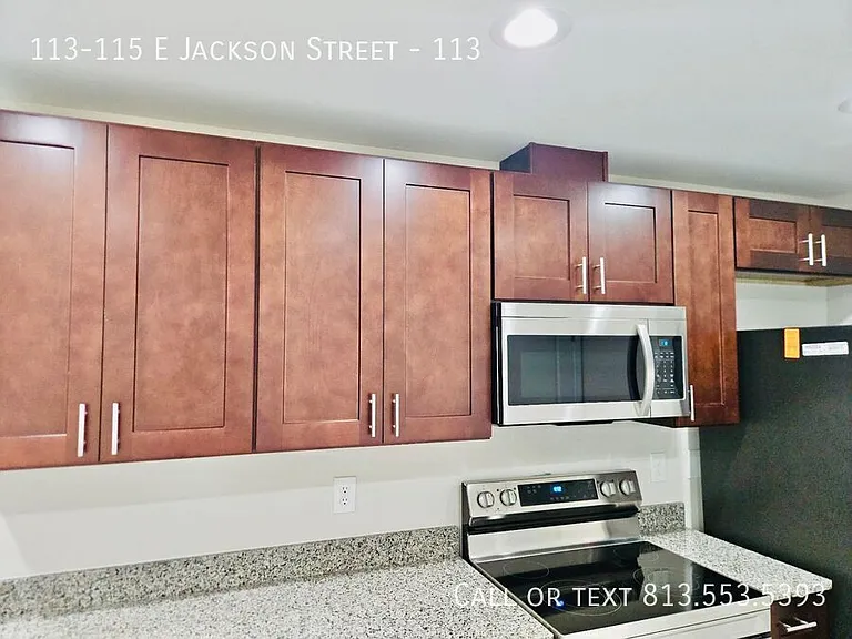 113-115 E Jackson St #113 — Photo 8