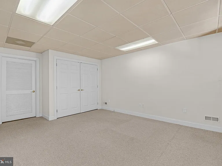 63 Old Barn Dr — Photo 31