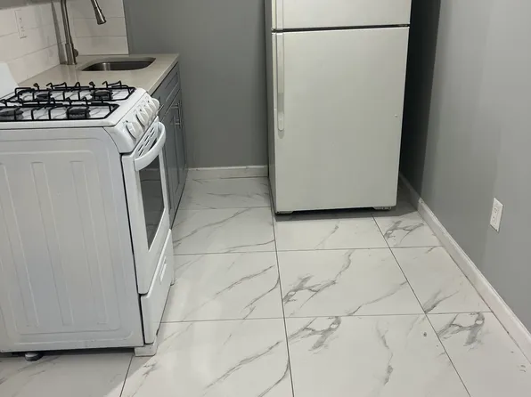(undisclosed Address), Bellerose, NY 11426
