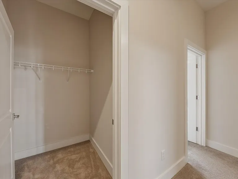 3912 Edwards Rd — Photo 36