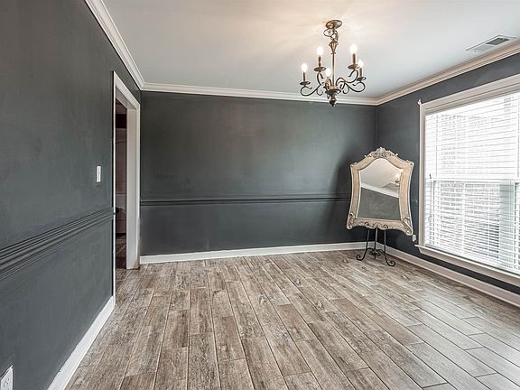 3rd image of 505 Cherokee Cir
