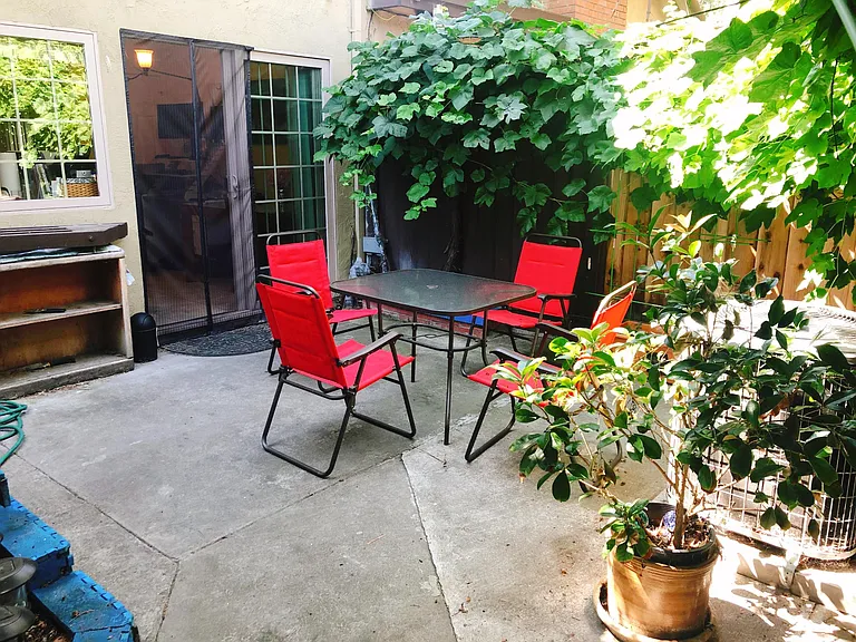2352 Bear Valley Ln — Photo 5