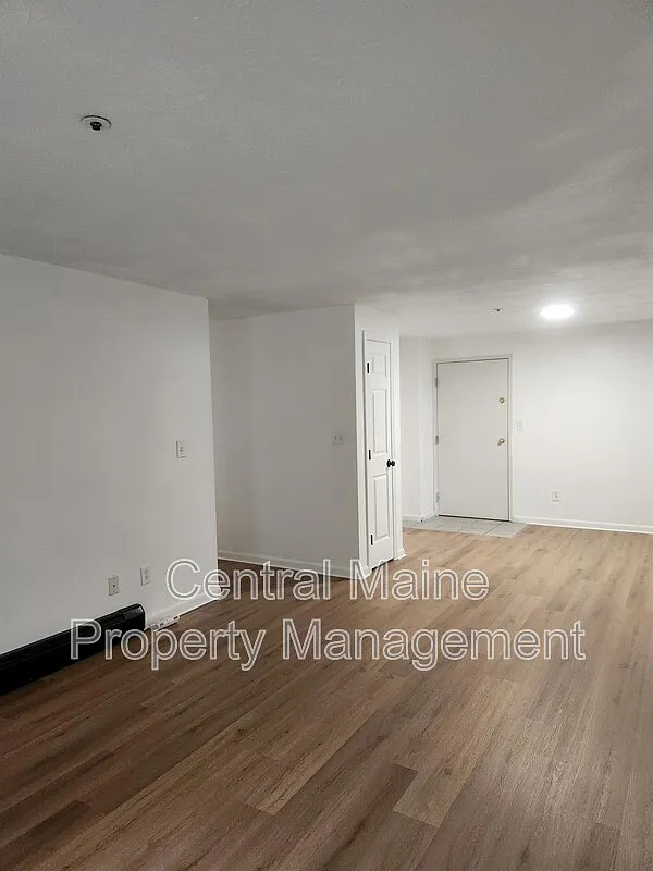 2 bed, 1.0 bath, 900 sqft, $1,650 — Photo 2