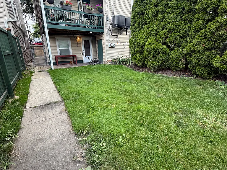 2018 W 23rd St #G — Photo 12