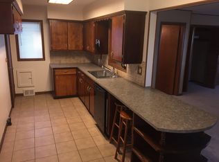 W157N8968 Caroline Dr, Menomonee Falls, WI 53051