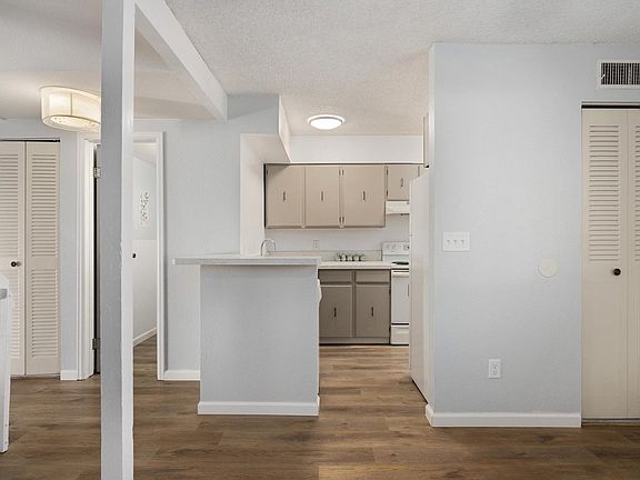 4th image of 1705 Heatheridge Rd #L-105