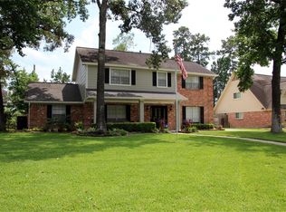 106 Pine Manor Dr, Conroe, TX 77385