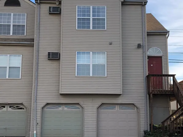 794 Oronoke Rd, Waterbury, CT 06708