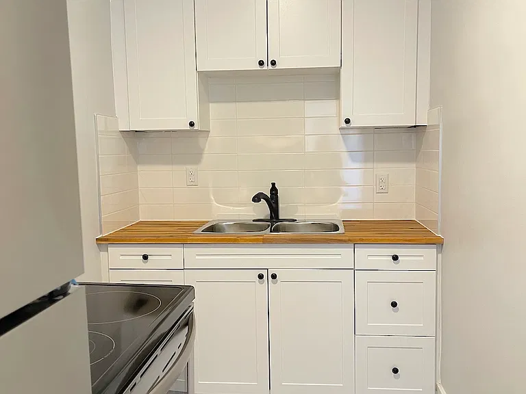 1469 Ottawa St #5 — Photo 1