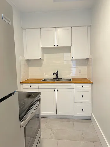 1469 Ottawa St #5 Photo 1