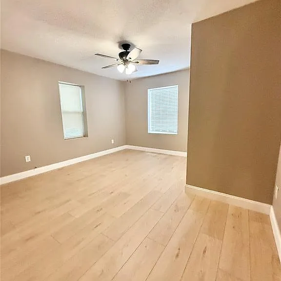 118 W 7th St — Photo 15