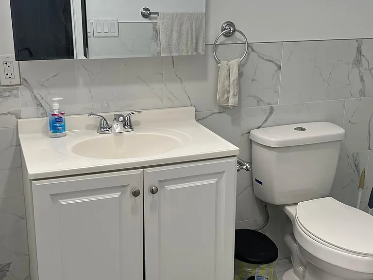 319 Kennedy Blvd #B — Photo 10