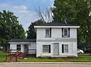 129 E Main St, Maple Rapids, MI 48853