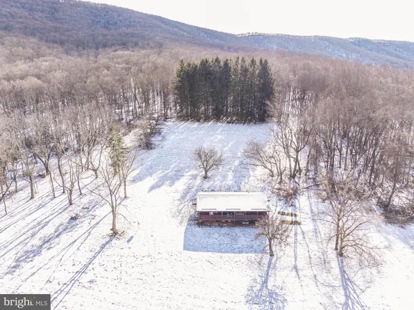 5344 Back Valley Rd, Lindside, WV 24951