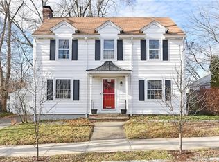 85 Capwell Ave, Pawtucket, RI 02860