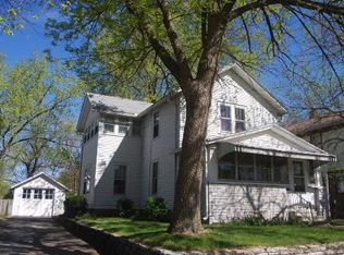 1213 W 3rd St, Dixon, IL 61021