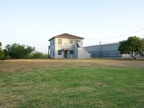 2nd image of 105 Lakeshore Dr