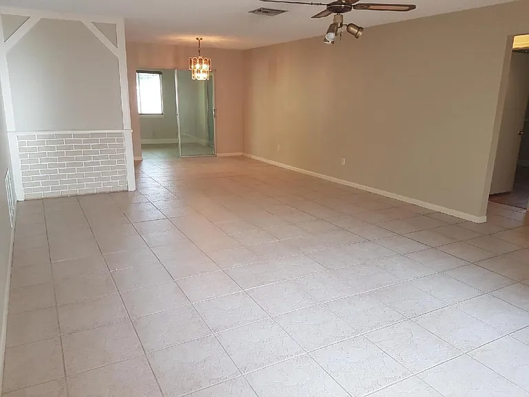 22674 SW 65th Cir — Photo 3
