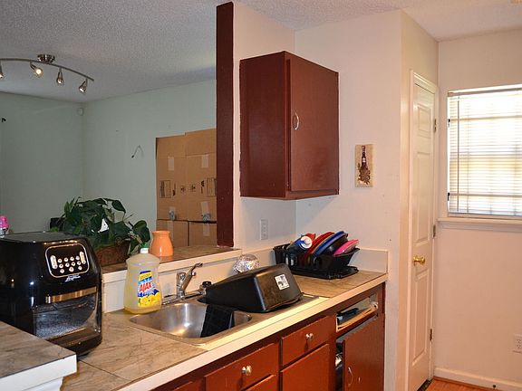 5th image of 1622 W 15th St