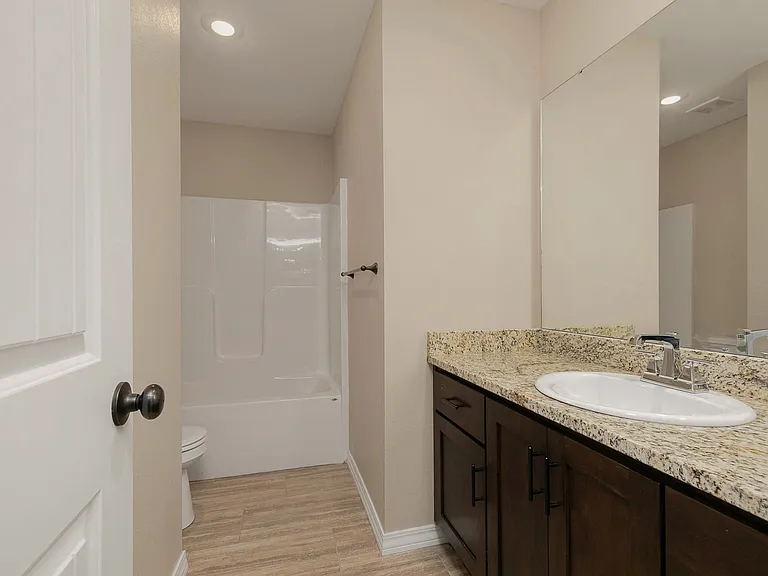 1053 S Christopher Ave — Photo 21