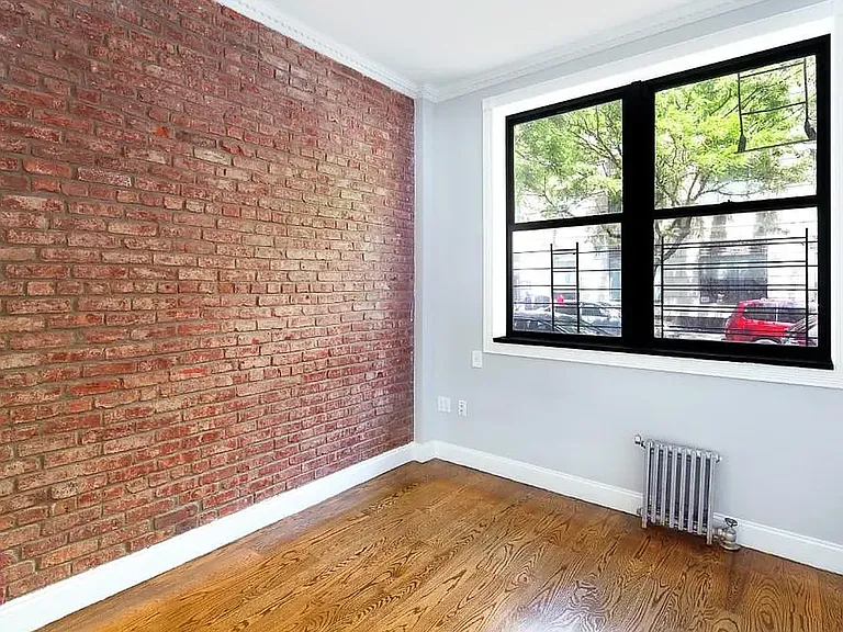 334 E 100th St #1A — Photo 2